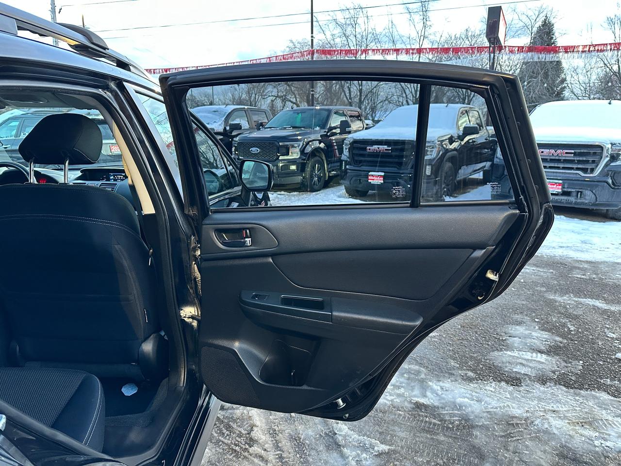 2014 Subaru XV Crosstrek 2.0i/SportPack 5Speed HTD-Cloth A/C FM CD Alloys Photo