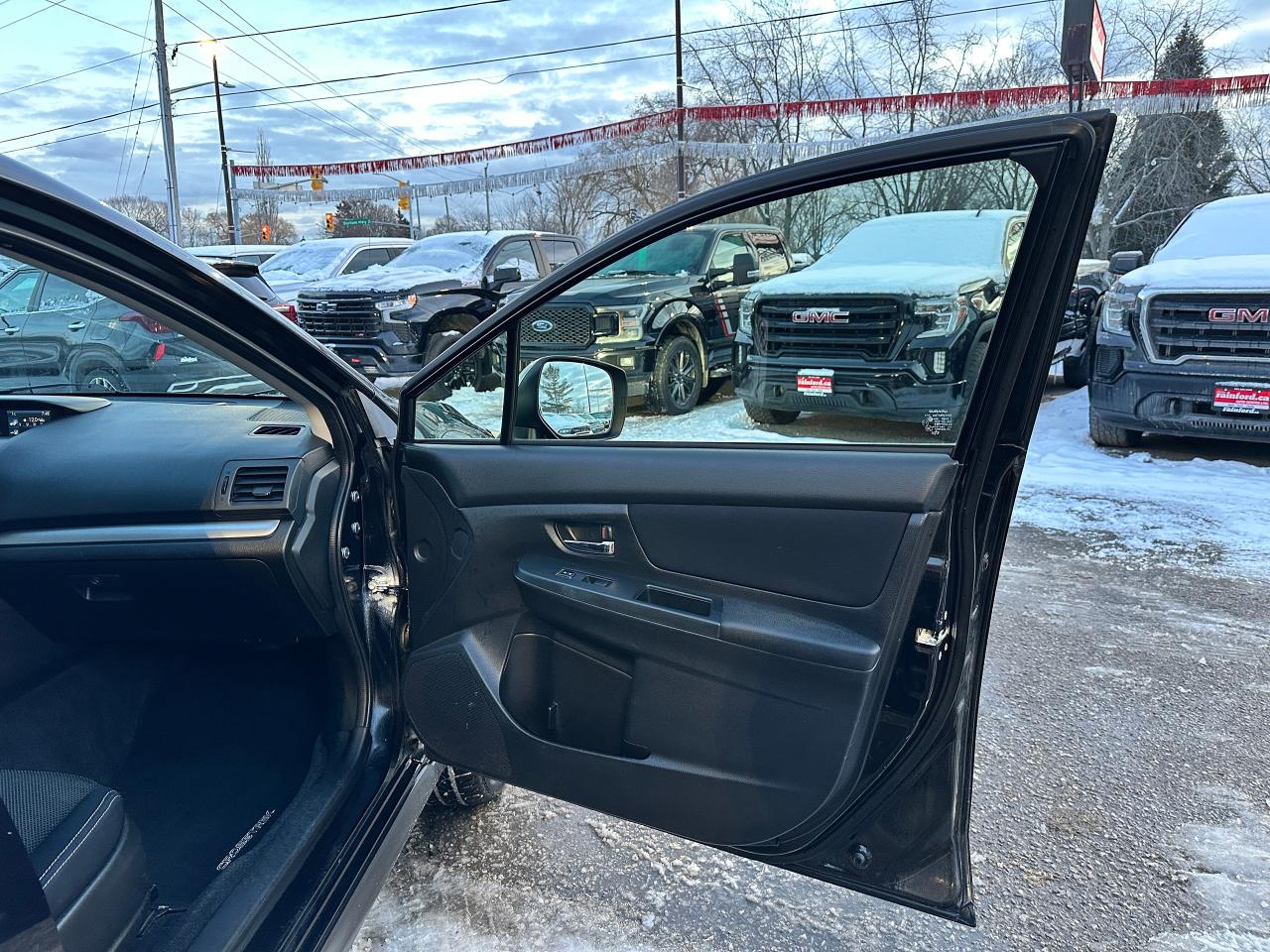 2014 Subaru XV Crosstrek 2.0i/SportPack 5Speed HTD-Cloth A/C FM CD Alloys Photo