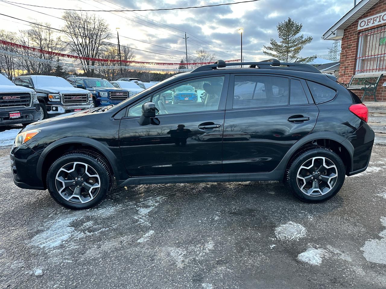 2014 Subaru XV Crosstrek 2.0i/SportPack 5Speed HTD-Cloth A/C FM CD Alloys Photo