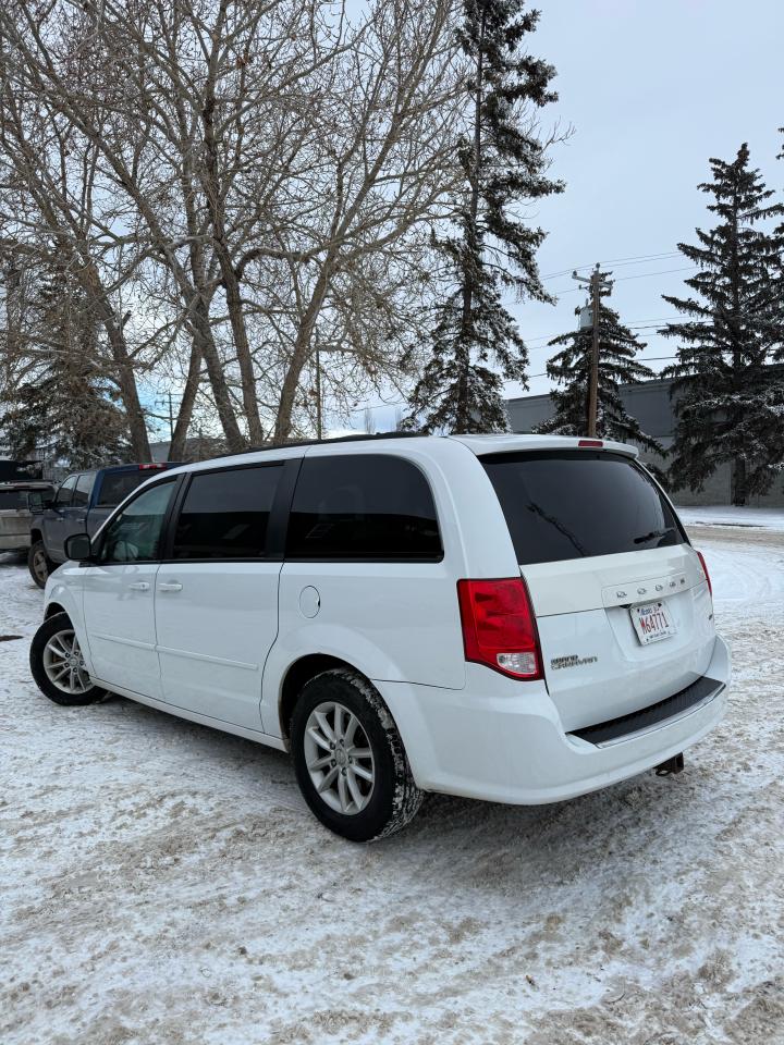 2016 Dodge Grand Caravan SXT - Photo #5