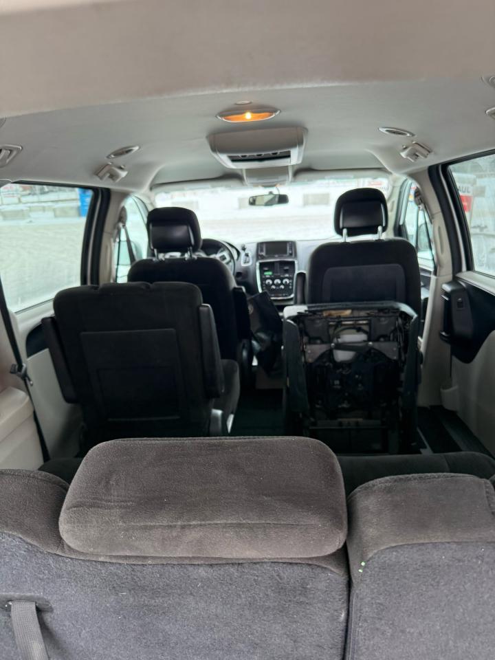 2016 Dodge Grand Caravan SXT - Photo #10