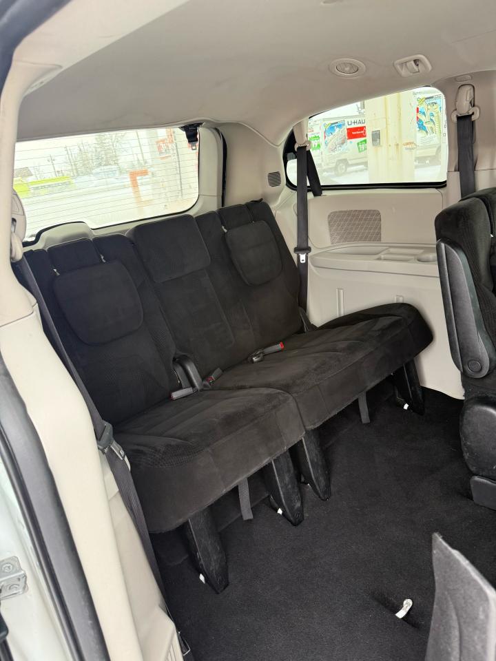 2016 Dodge Grand Caravan SXT - Photo #9
