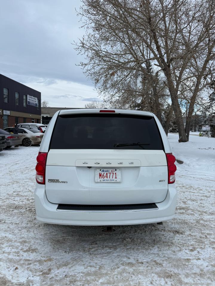 2016 Dodge Grand Caravan SXT - Photo #4