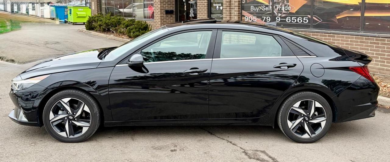 2023 Hyundai Elantra Luxury Photo3