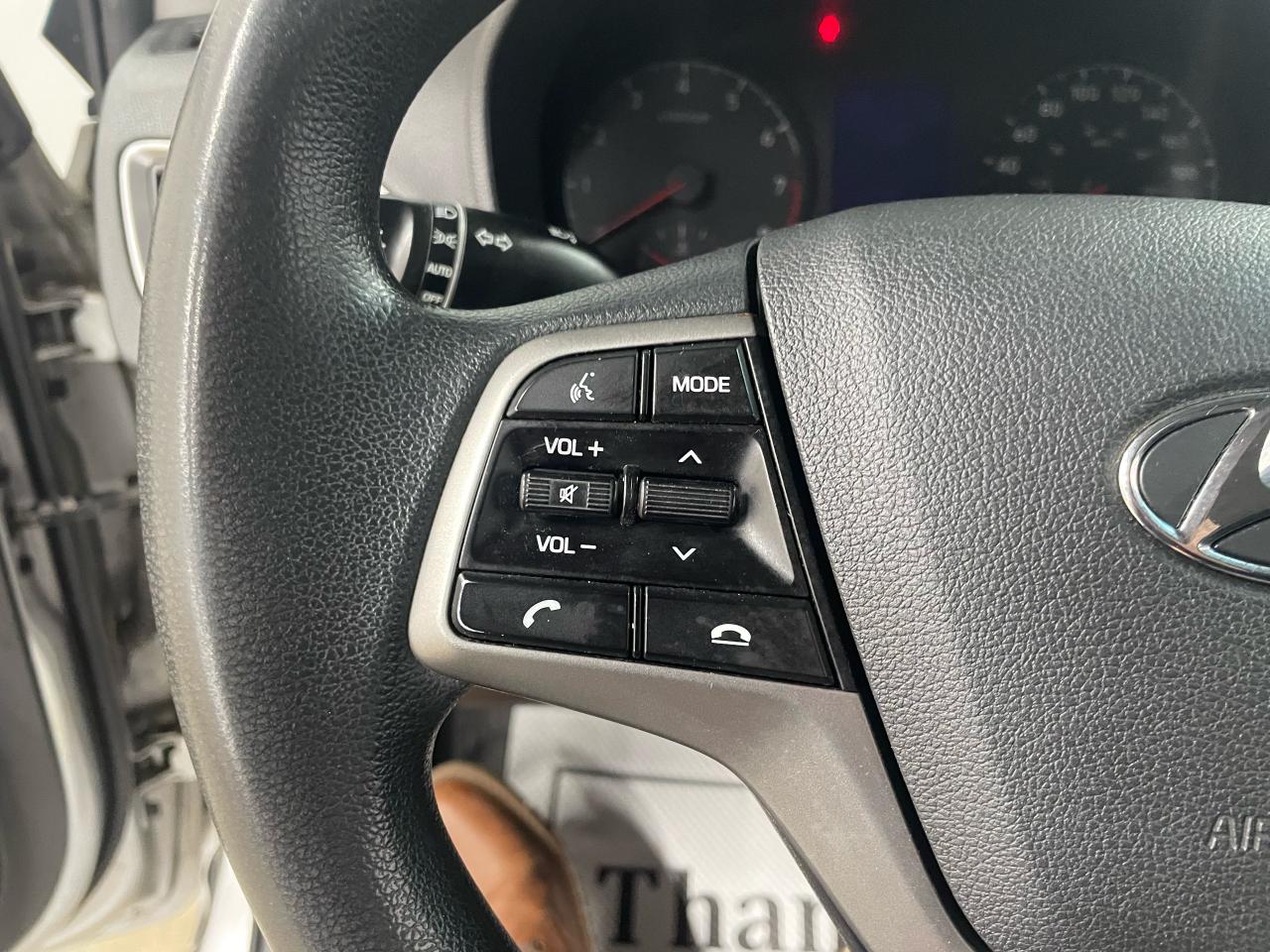 2019 Hyundai Accent Preferred Photo14