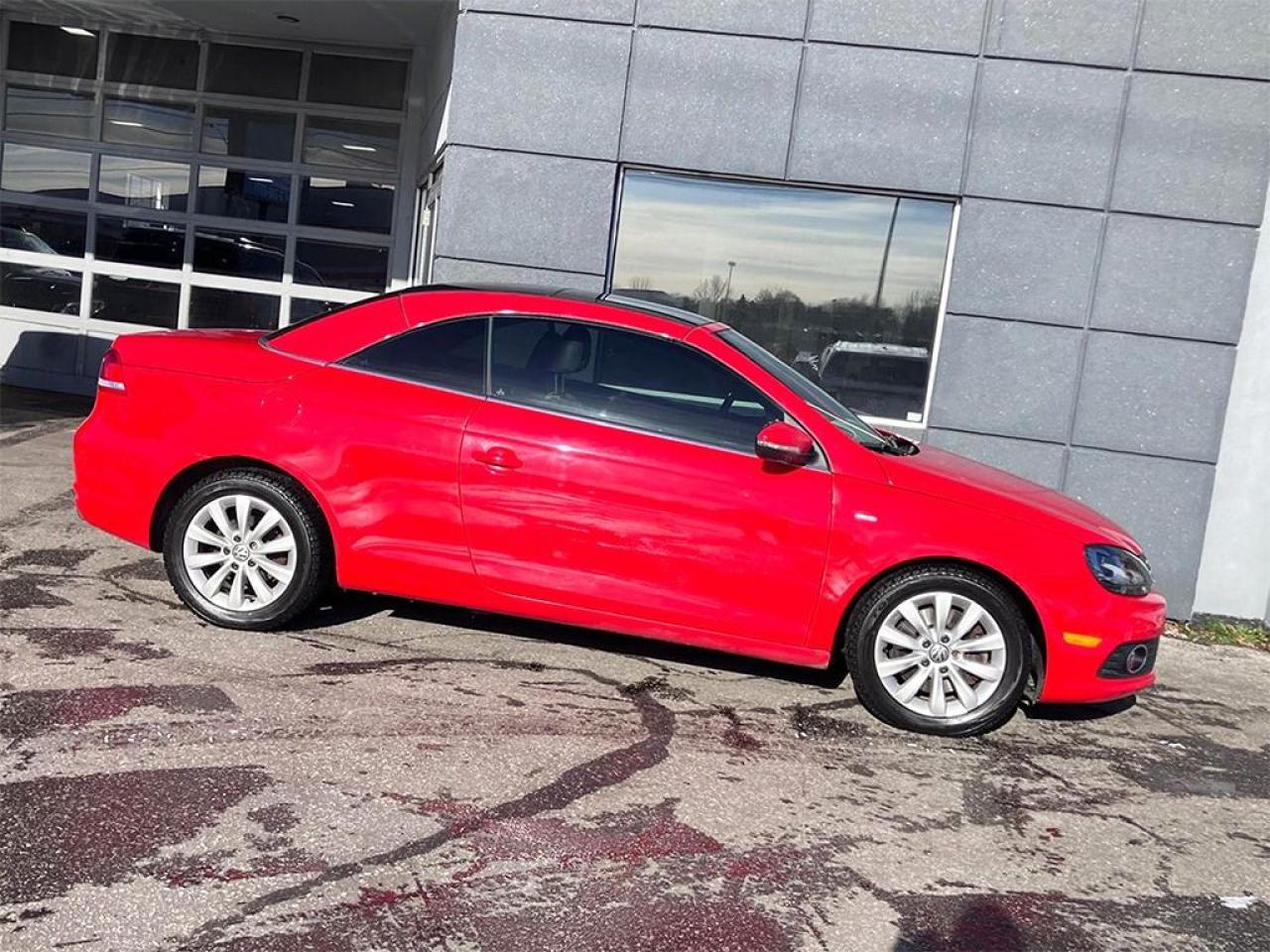 2015 Volkswagen Eos WOLFSBURG|PANOROOF|LEATHER|ALLOYS|PWR TOP Photo