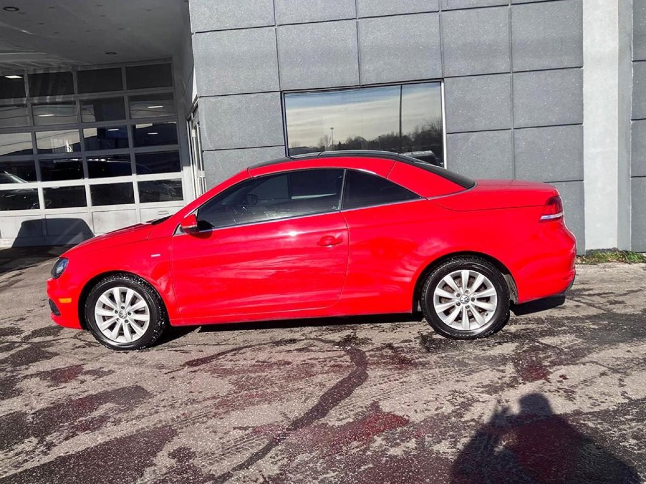 2015 Volkswagen Eos WOLFSBURG|PANOROOF|LEATHER|ALLOYS|PWR TOP Photo