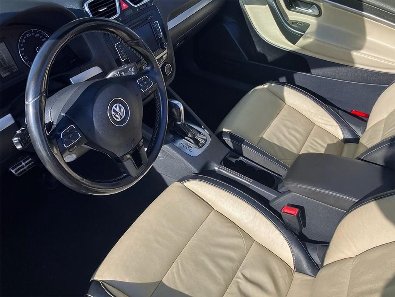 2015 Volkswagen Eos WOLFSBURG|PANOROOF|LEATHER|ALLOYS|PWR TOP Photo