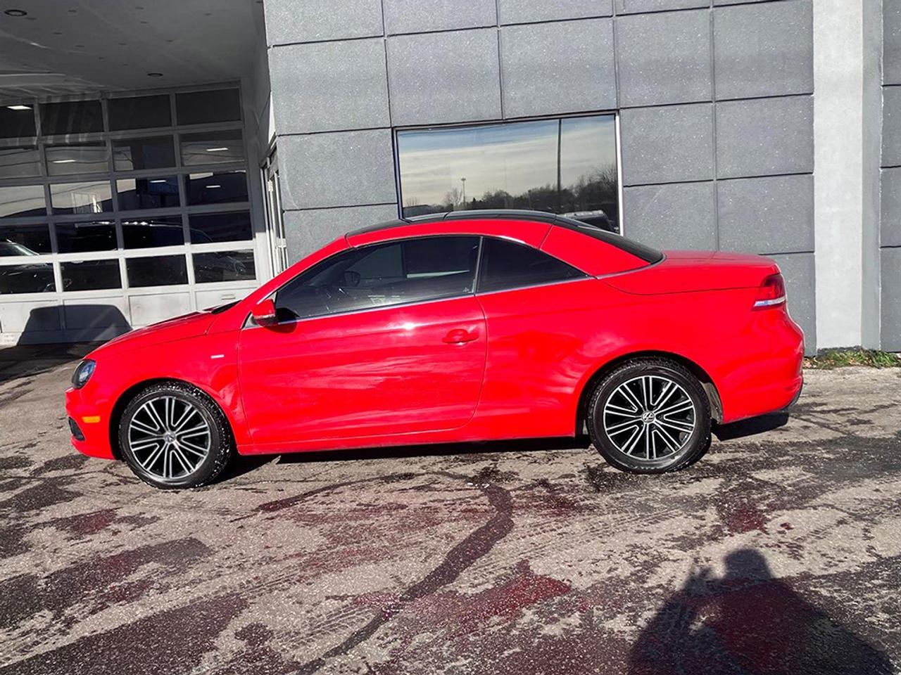 2015 Volkswagen Eos WOLFSBURG|PANOROOF|LEATHER|ALLOYS|PWR TOP Photo