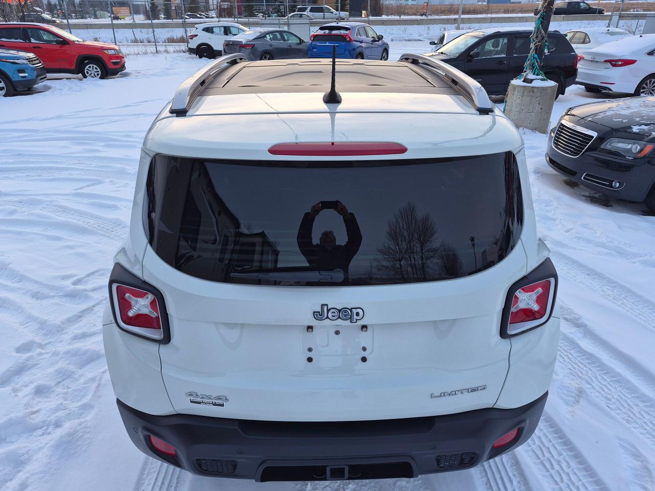 2017 Jeep Renegade Limited, 4x4, Leather, Sunroof, NAV,Remote, Htd Se - Photo #6