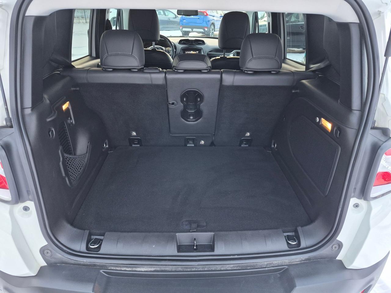 2017 Jeep Renegade Limited, 4x4, Leather, Sunroof, NAV,Remote, Htd Se - Photo #9