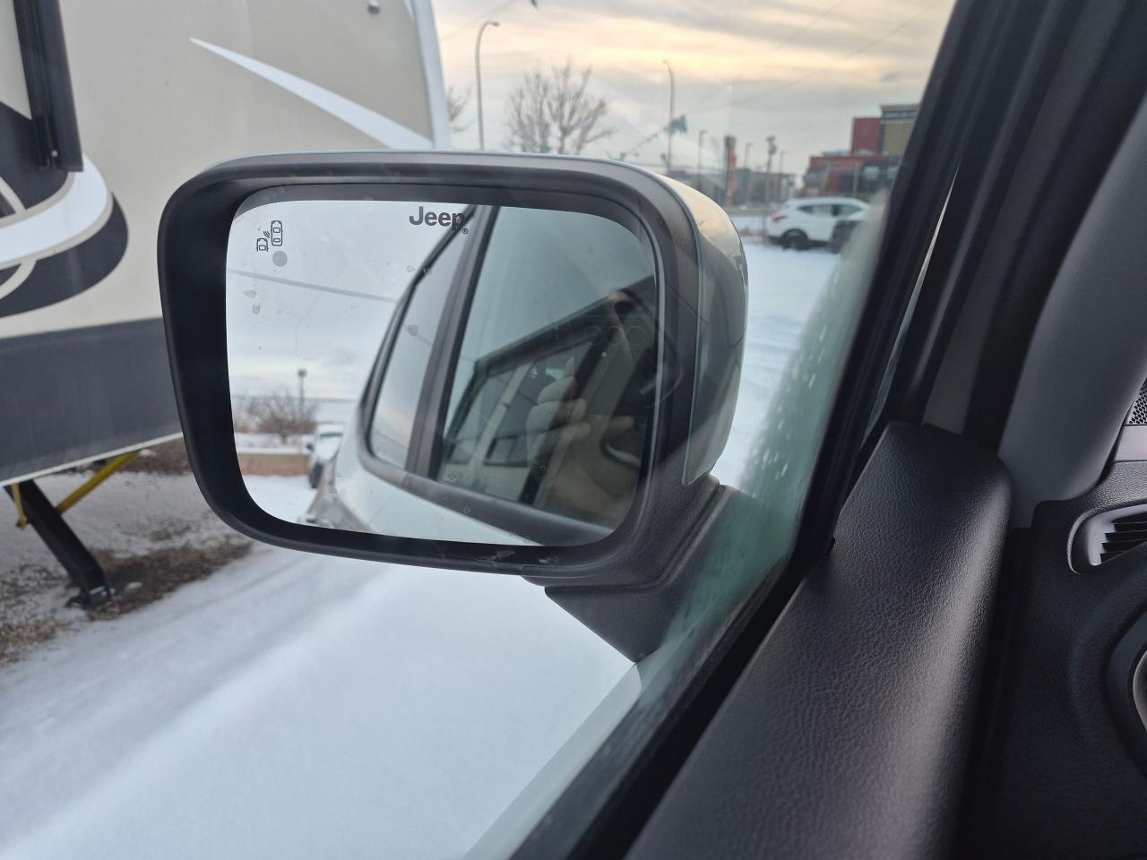 2017 Jeep Renegade Limited, 4x4, Leather, Sunroof, NAV,Remote, Htd Se - Photo #10