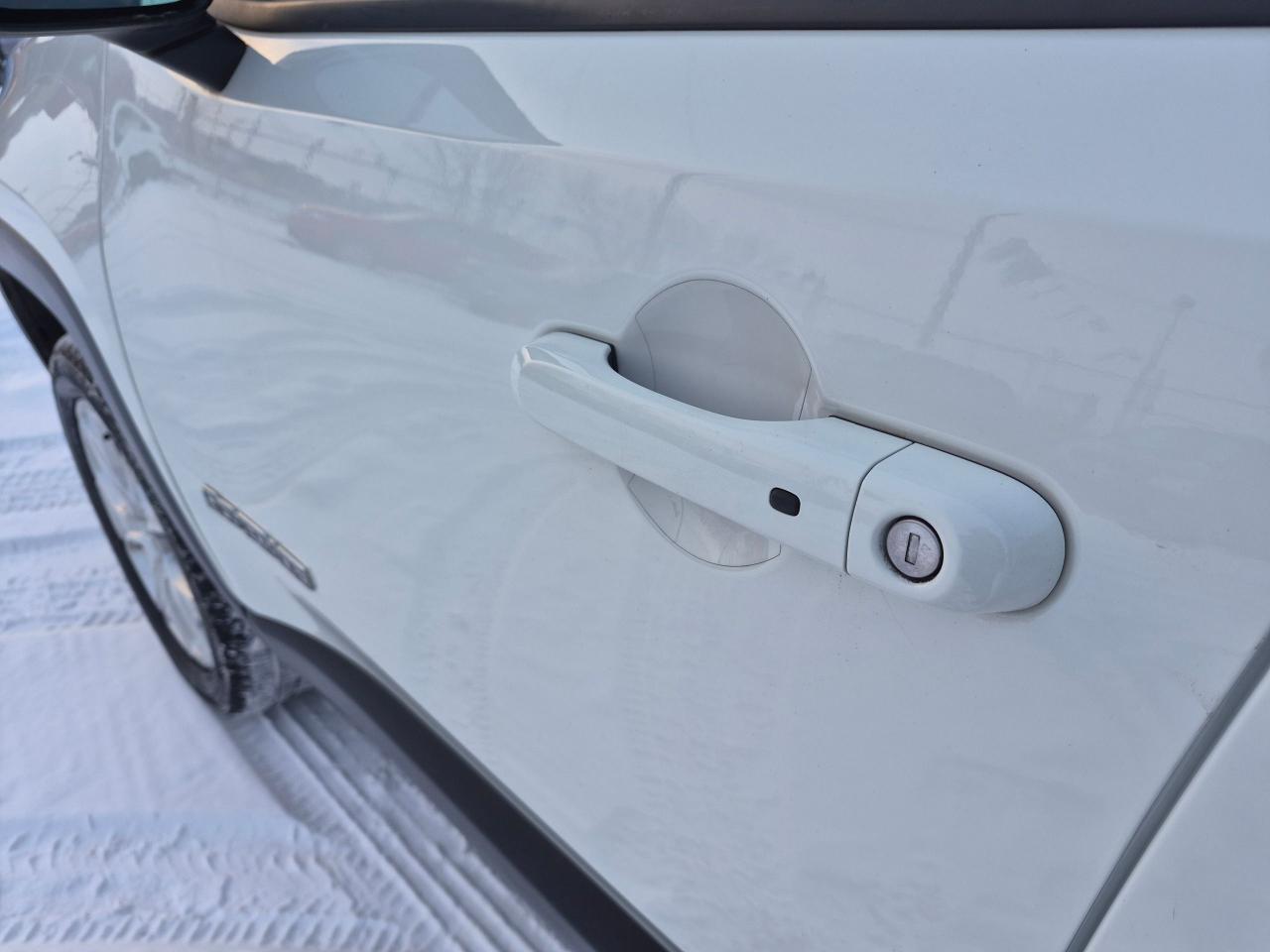 2017 Jeep Renegade Limited, 4x4, Leather, Sunroof, NAV,Remote, Htd Se - Photo #11