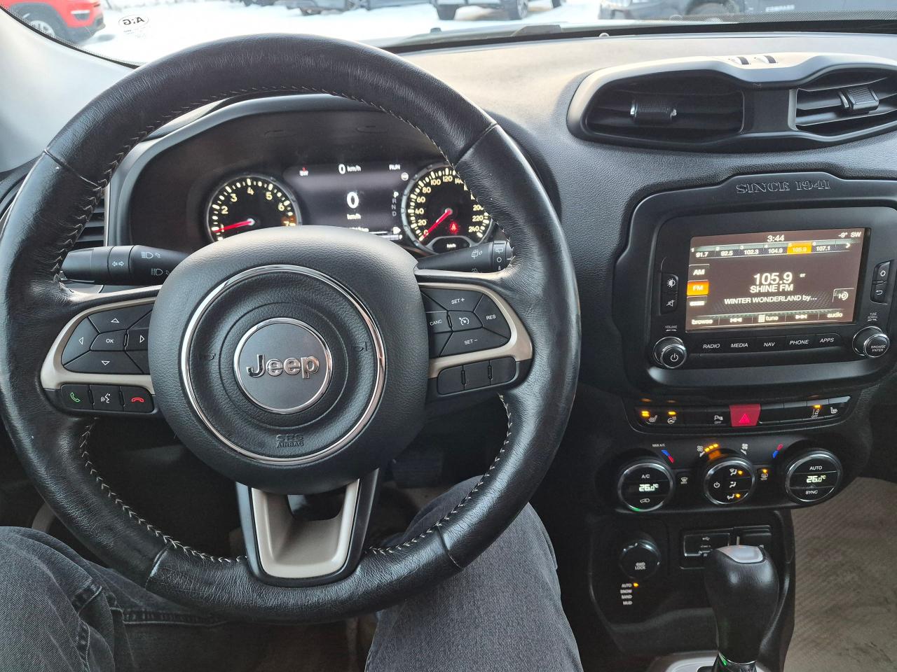 2017 Jeep Renegade Limited, 4x4, Leather, Sunroof, NAV,Remote, Htd Se - Photo #14