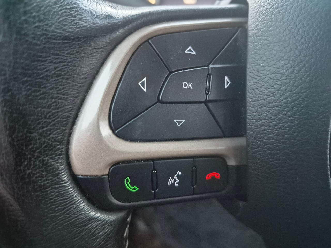 2017 Jeep Renegade Limited, 4x4, Leather, Sunroof, NAV,Remote, Htd Se - Photo #15