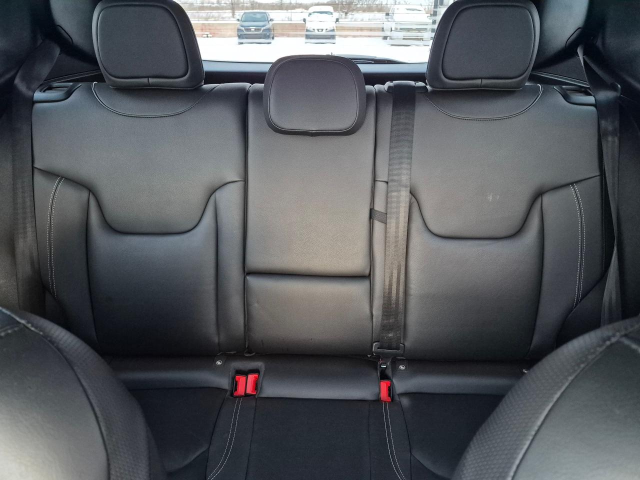 2017 Jeep Renegade Limited, 4x4, Leather, Sunroof, NAV,Remote, Htd Se - Photo #18