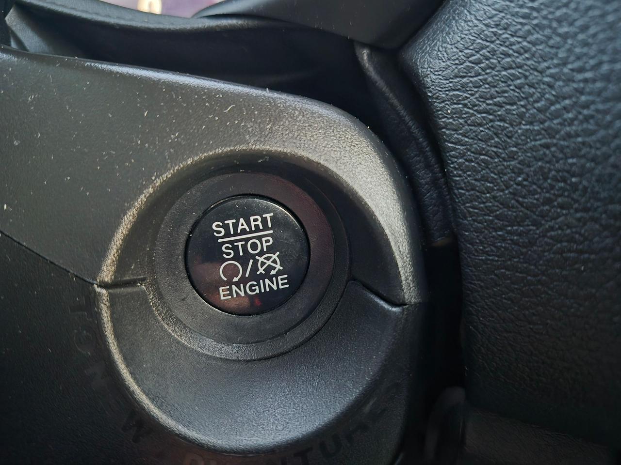 2017 Jeep Renegade Limited, 4x4, Leather, Sunroof, NAV,Remote, Htd Se - Photo #28