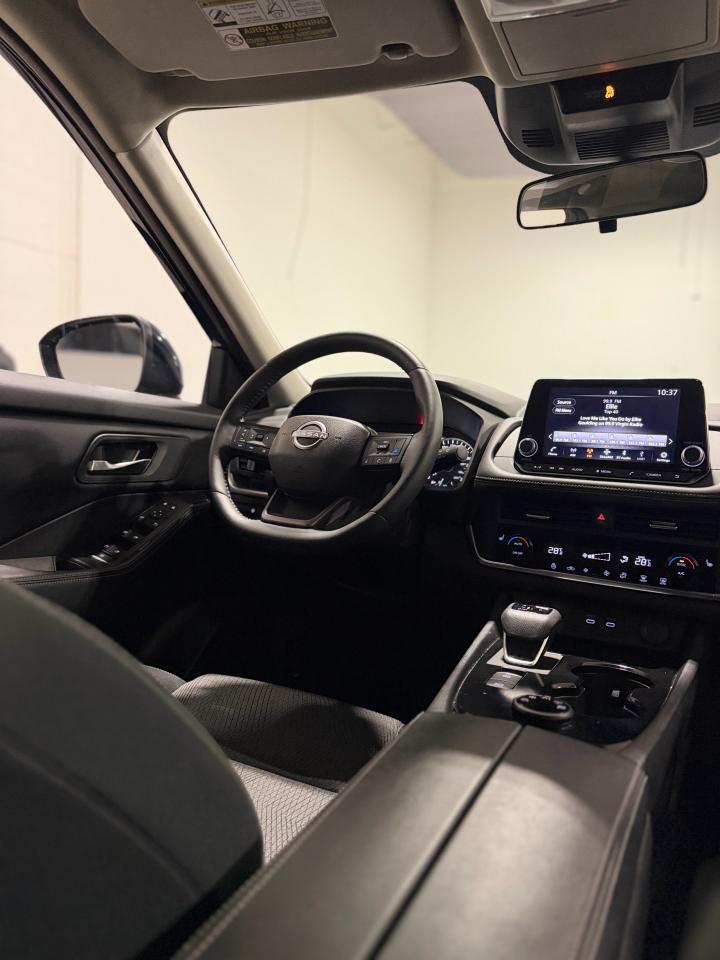 2025 Nissan Rogue Midnight Edition | SV Photo