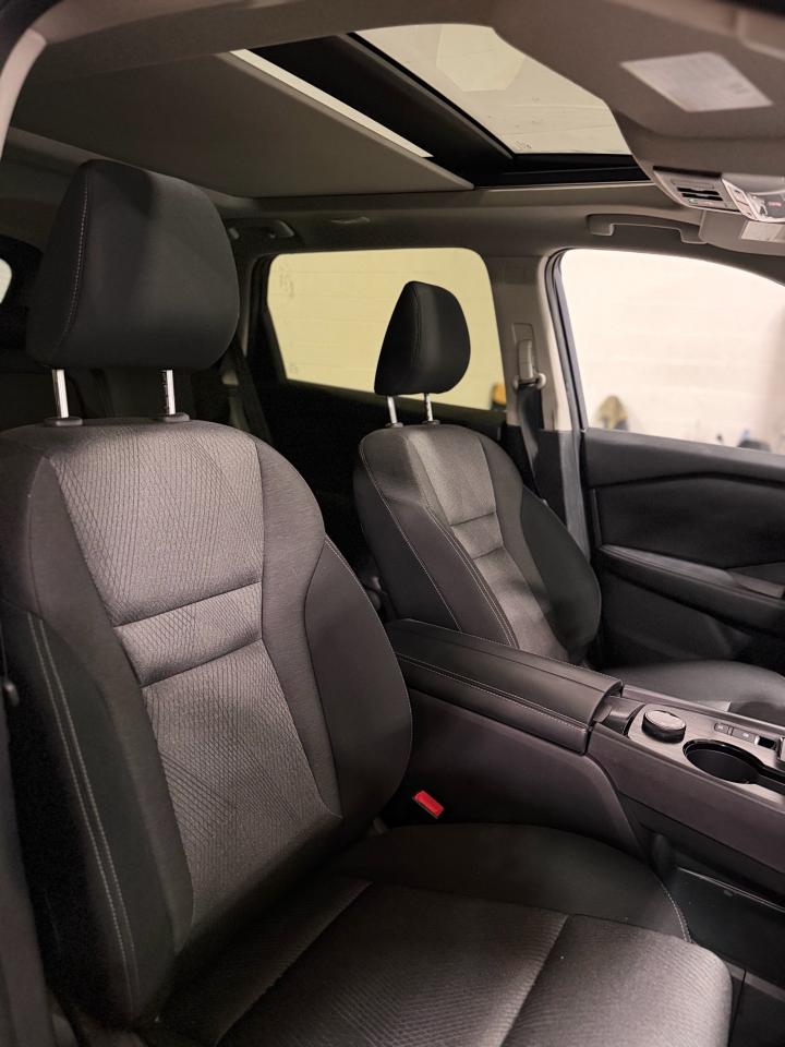 2025 Nissan Rogue Midnight Edition | SV Photo