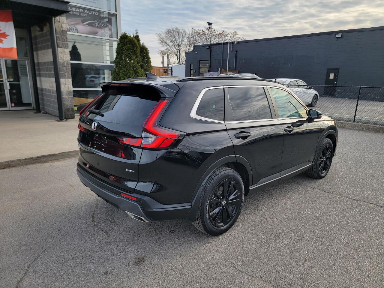 2024 Honda CR-V Touring | Hybrid | Fully Loaded - Photo #5