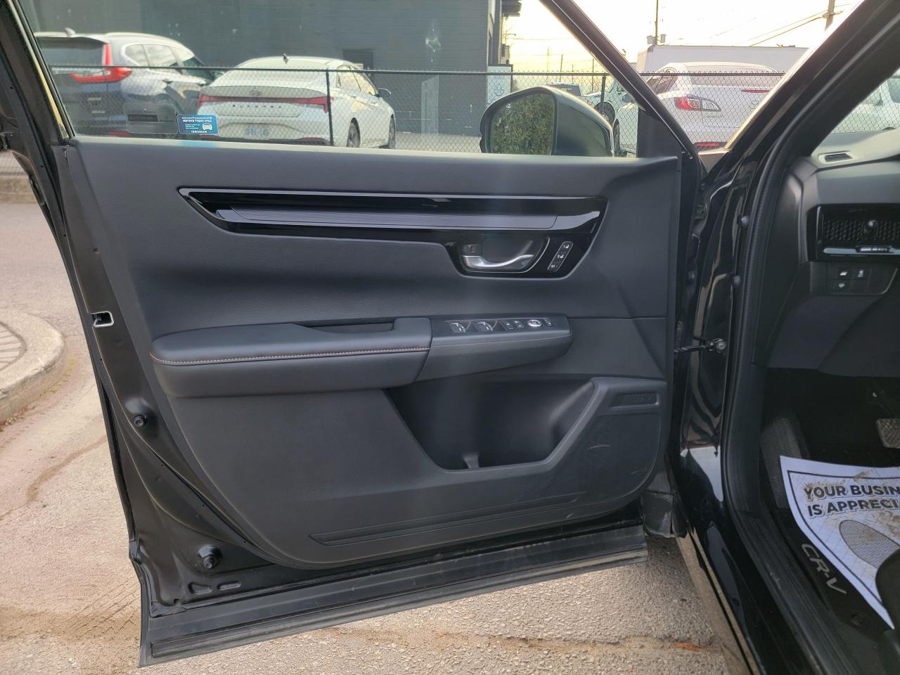 2024 Honda CR-V Touring | Hybrid | Fully Loaded - Photo #11