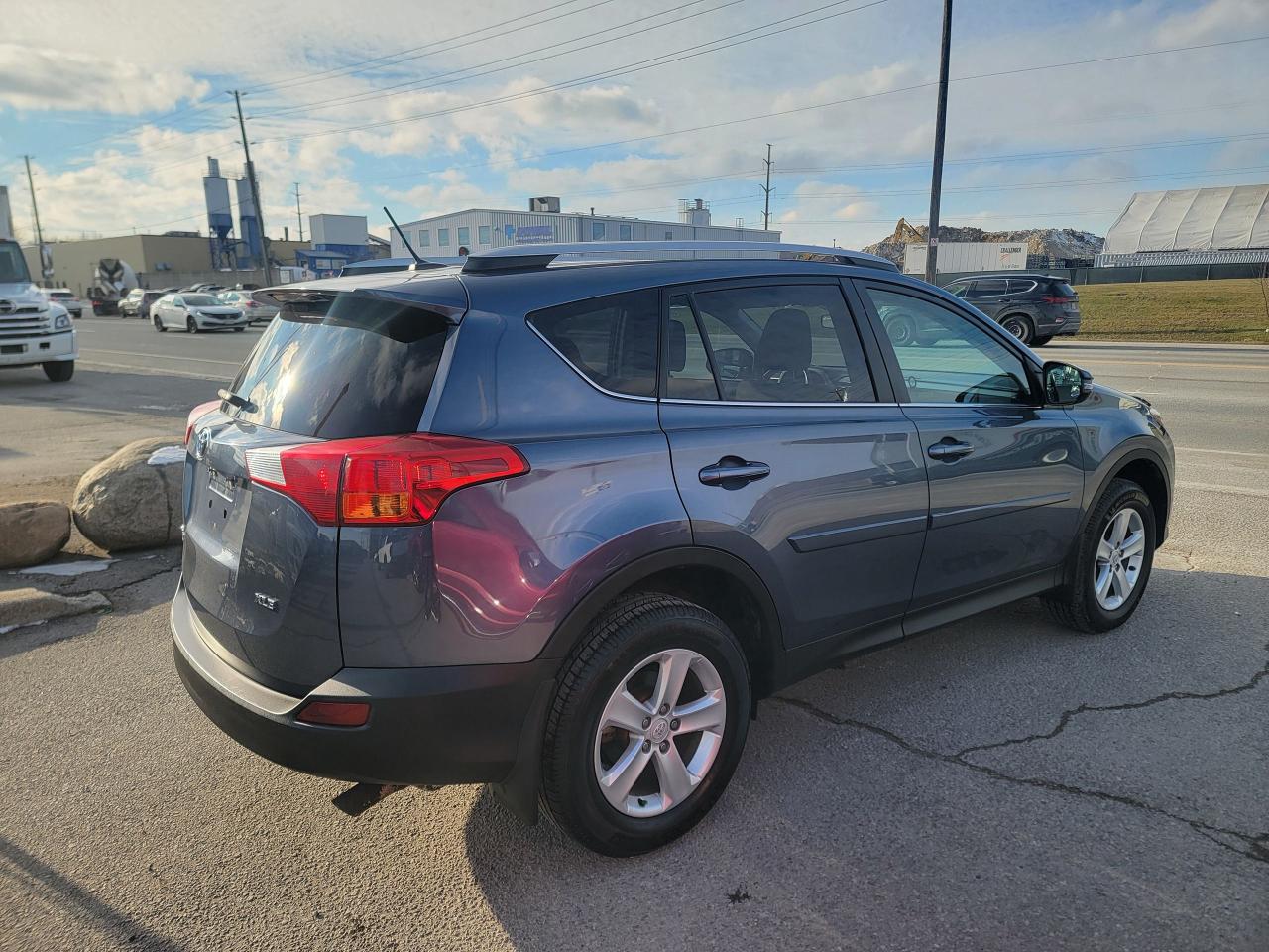 2014 Toyota RAV4 XLE - Photo #3