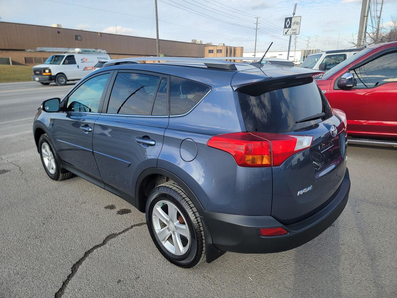2014 Toyota RAV4 XLE - Photo #5