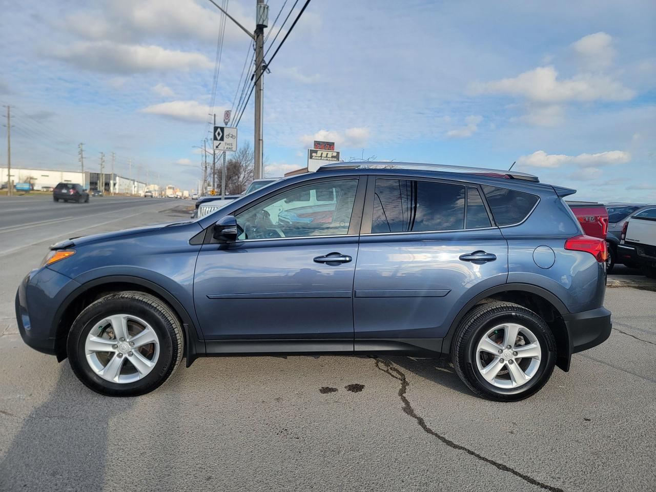 2014 Toyota RAV4 XLE - Photo #6