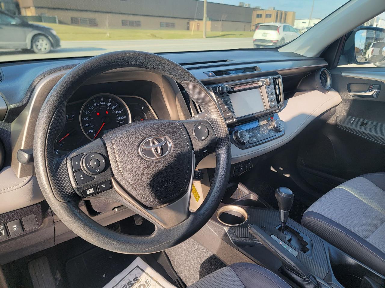 2014 Toyota RAV4 XLE - Photo #8