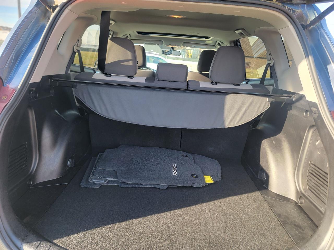 2014 Toyota RAV4 XLE - Photo #13