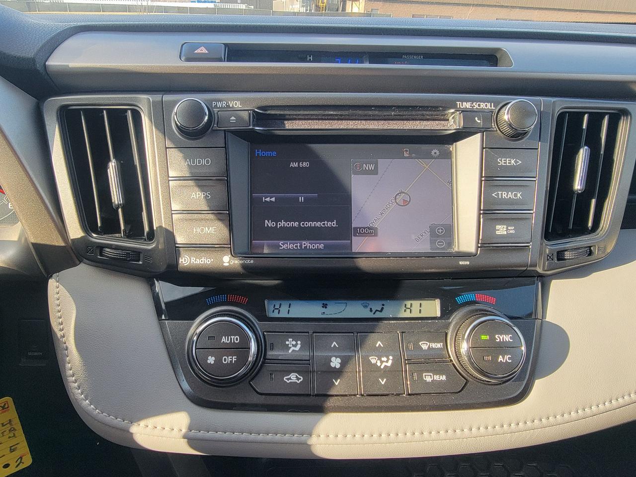 2014 Toyota RAV4 XLE - Photo #15