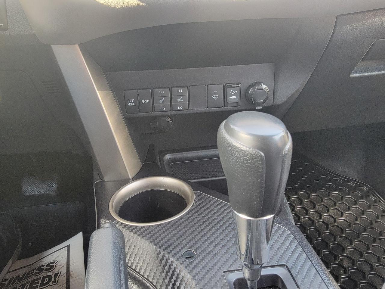 2014 Toyota RAV4 XLE - Photo #17