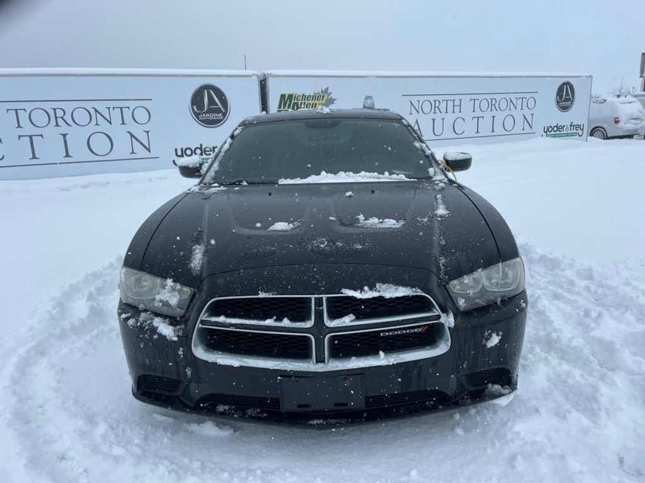 2013 Dodge Charger SE Photo1
