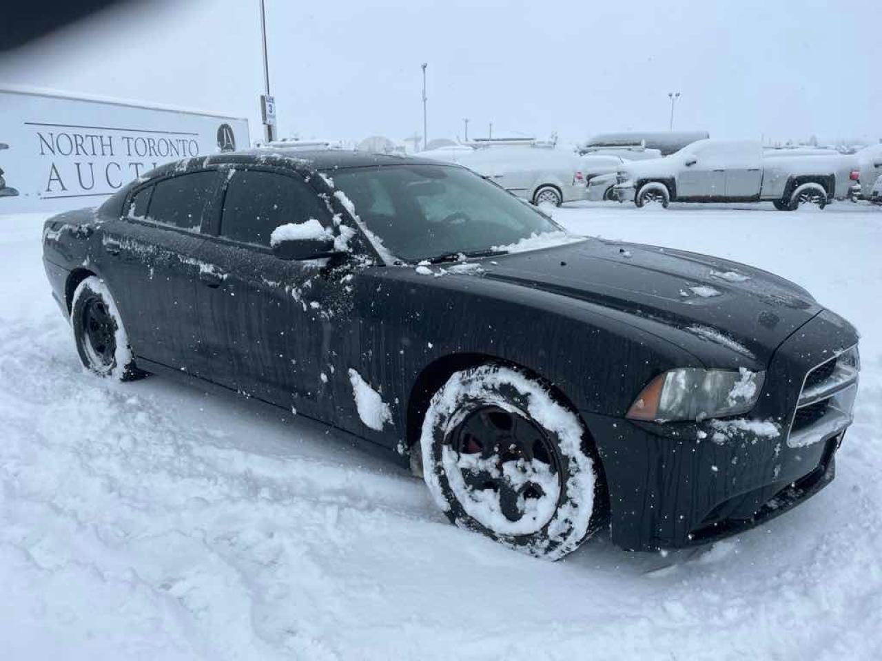 2013 Dodge Charger SE Photo2