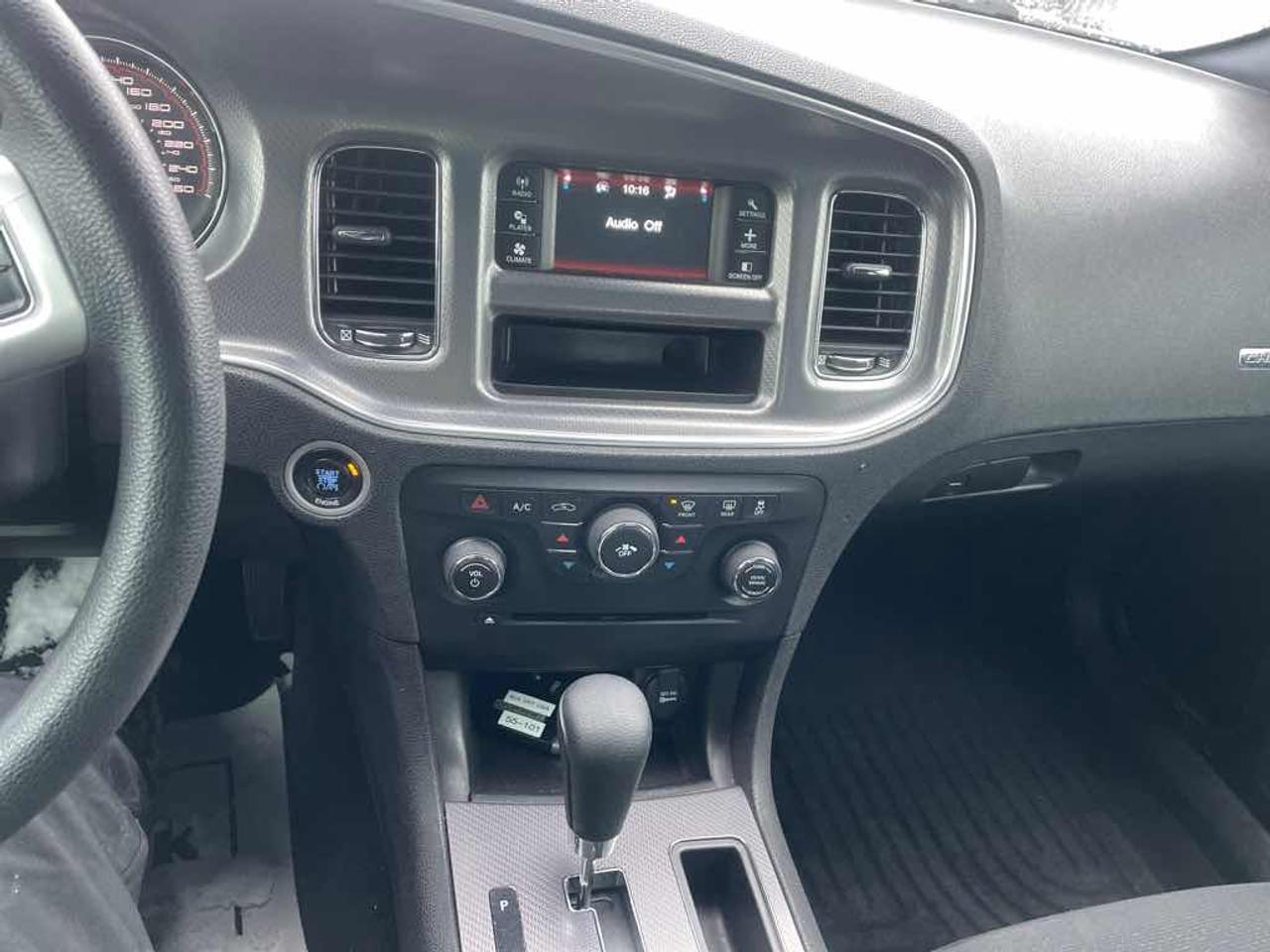 2013 Dodge Charger SE Photo