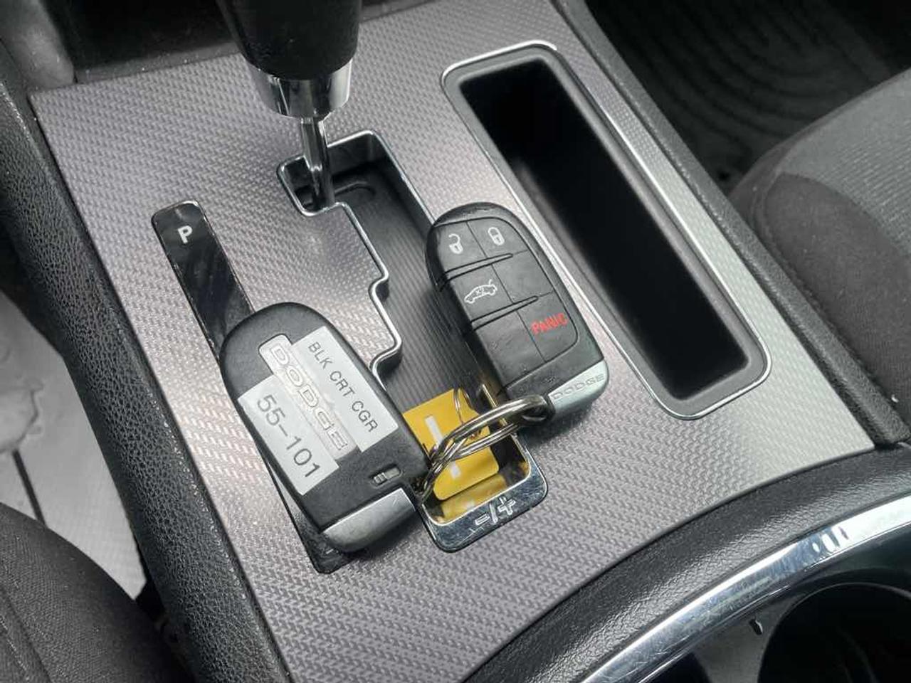 2013 Dodge Charger SE Photo