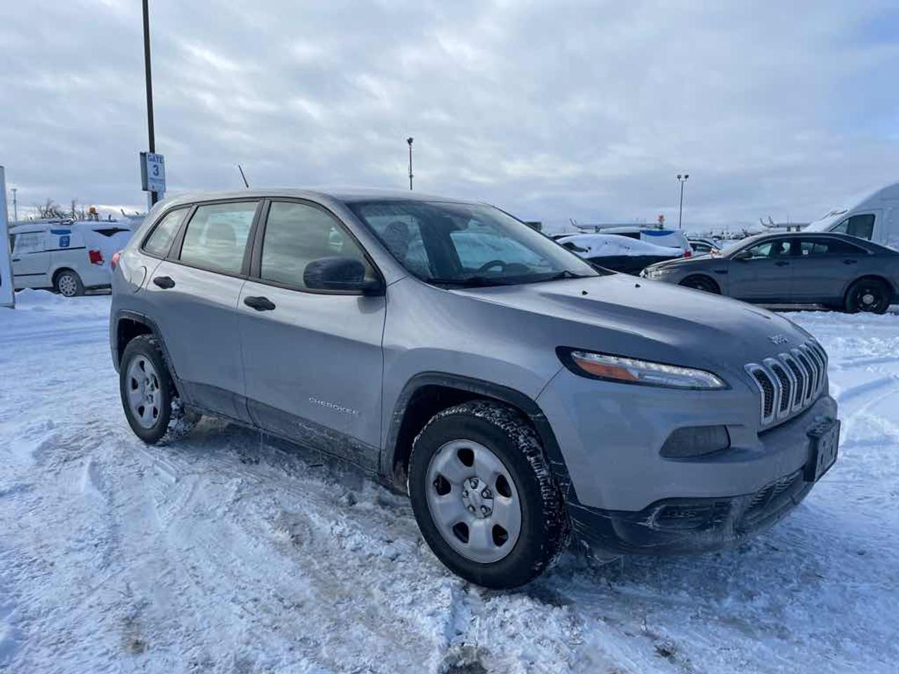 2016 Jeep Cherokee Sport Photo2