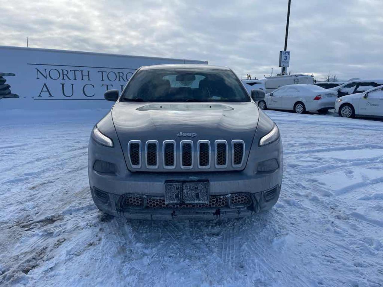 2016 Jeep Cherokee Sport Photo5