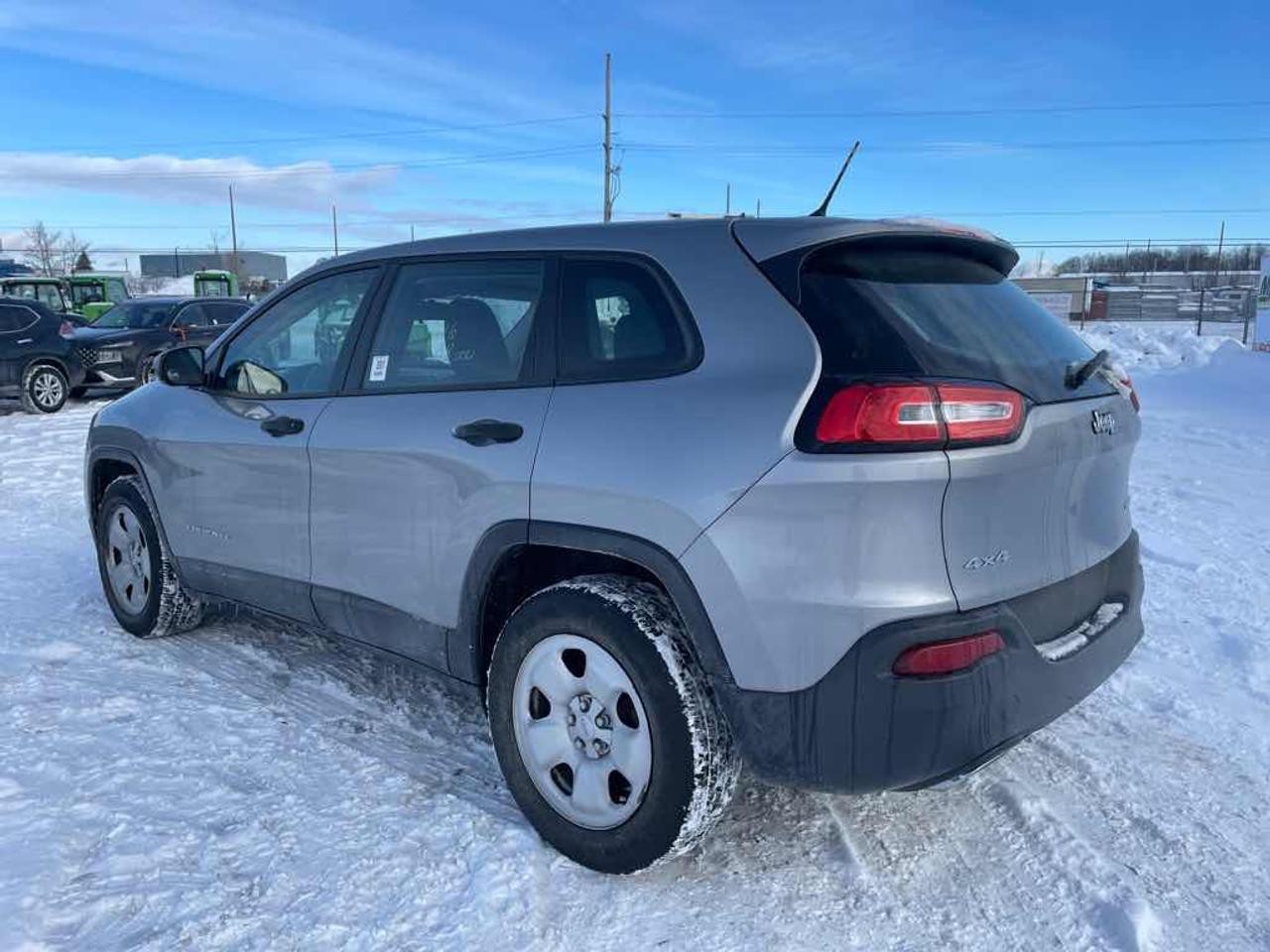 2016 Jeep Cherokee Sport Photo