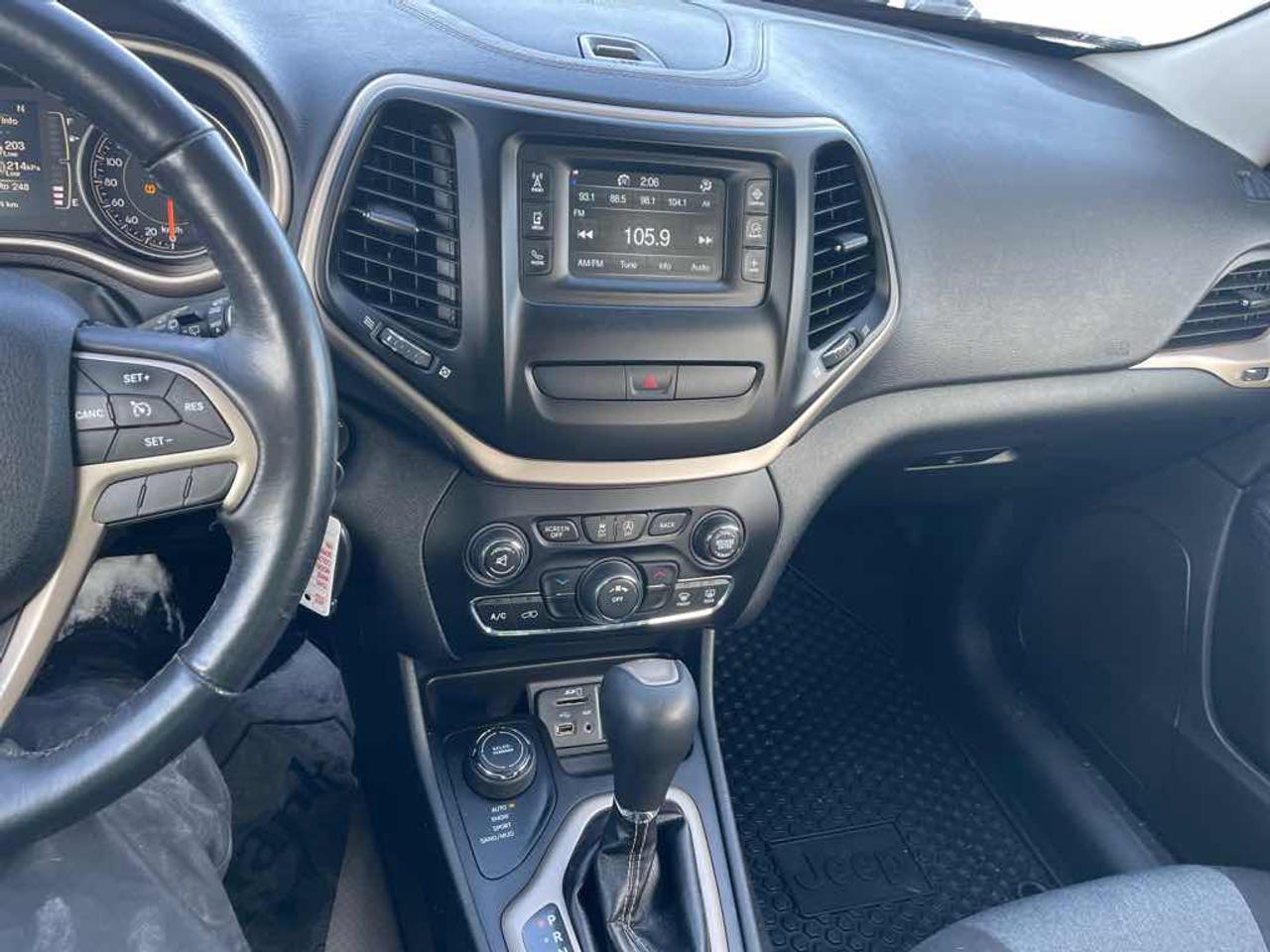 2016 Jeep Cherokee Sport Photo