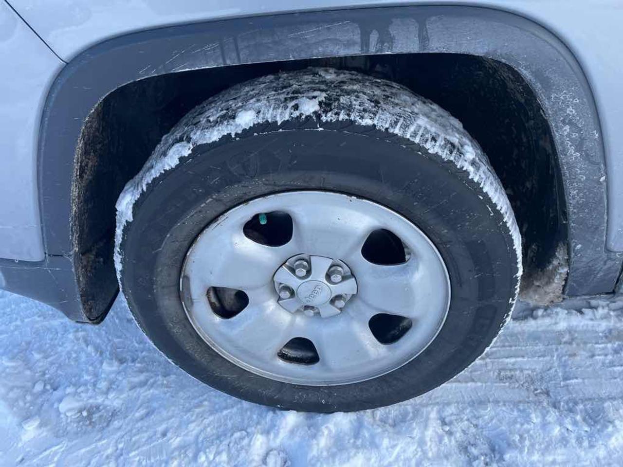 2016 Jeep Cherokee Sport Photo