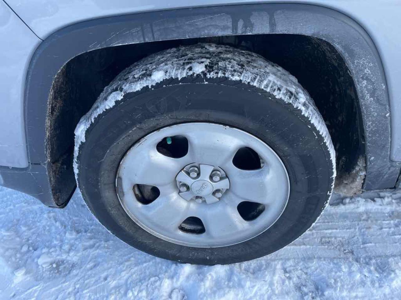 2016 Jeep Cherokee Sport Photo