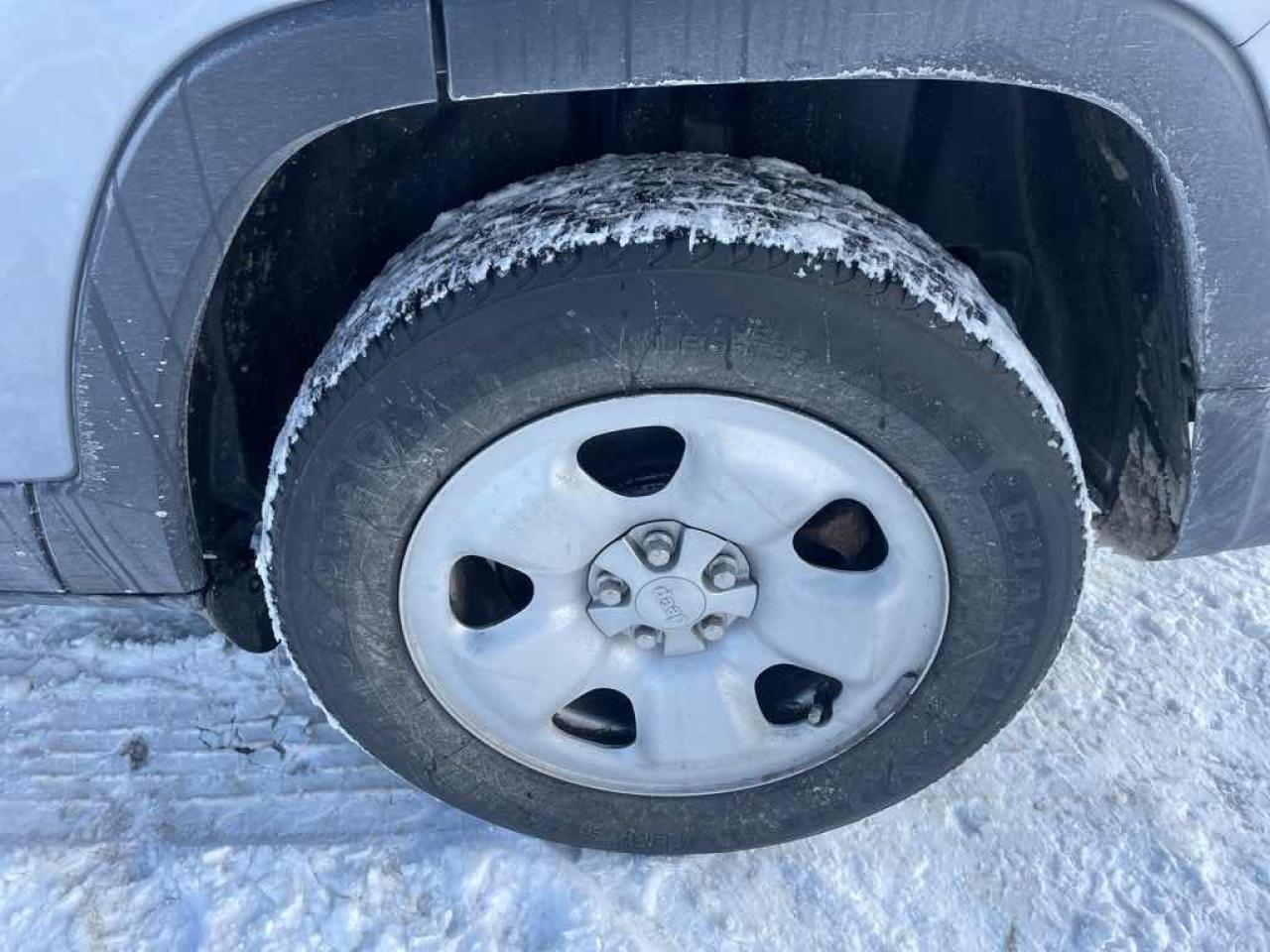 2016 Jeep Cherokee Sport Photo