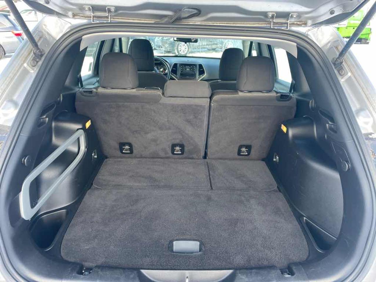 2016 Jeep Cherokee Sport Photo