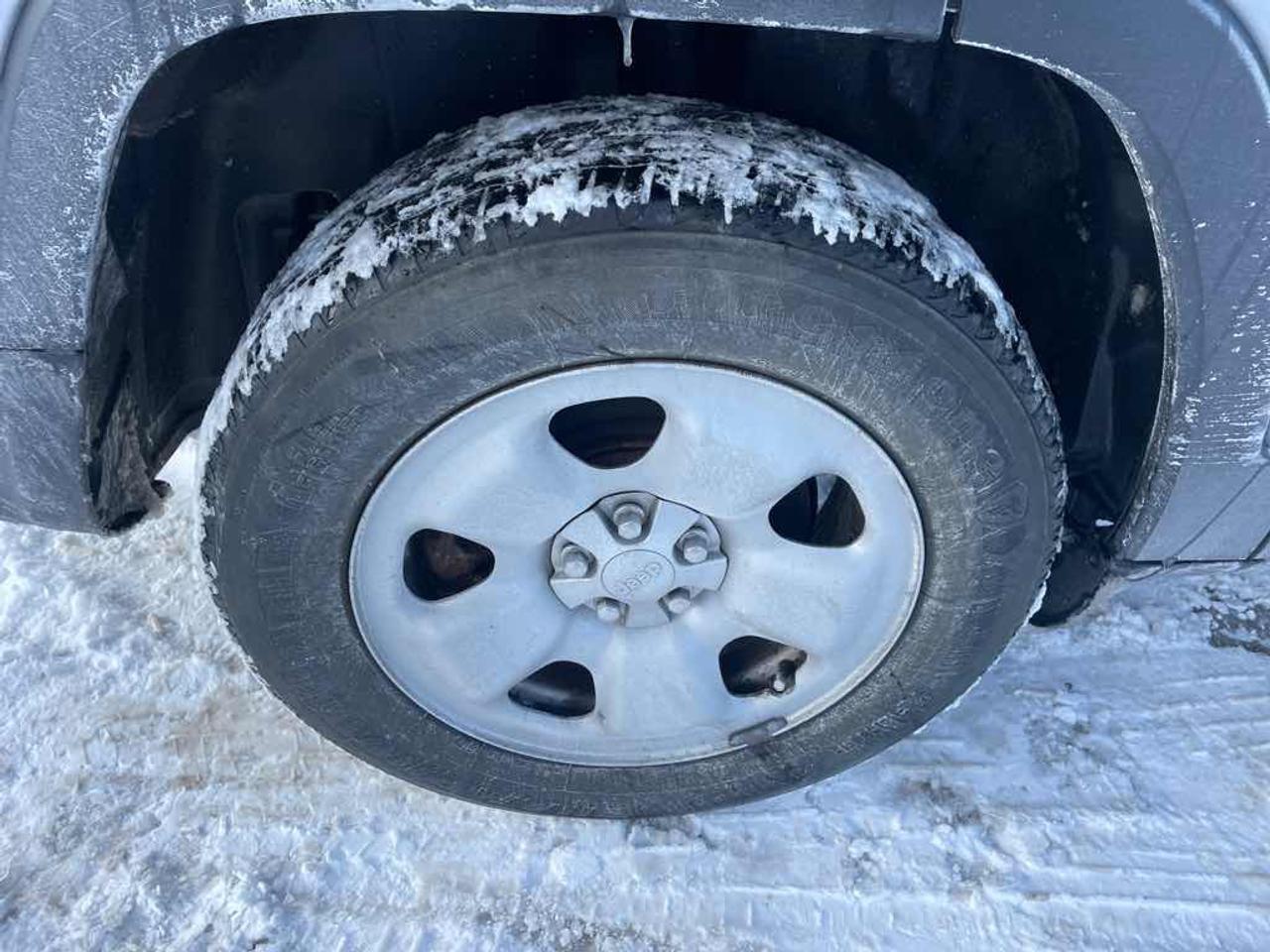 2016 Jeep Cherokee Sport Photo