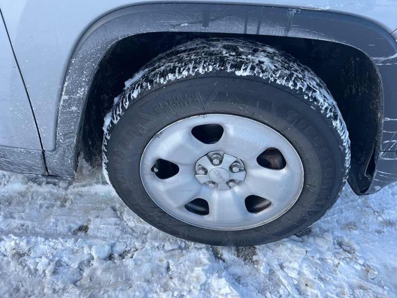 2016 Jeep Cherokee Sport Photo