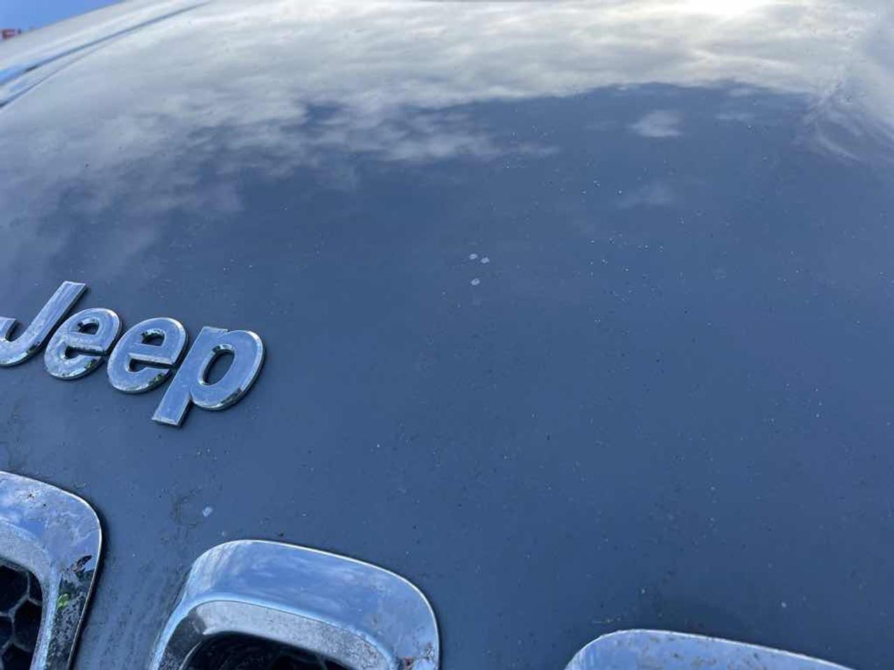 2016 Jeep Cherokee Sport Photo