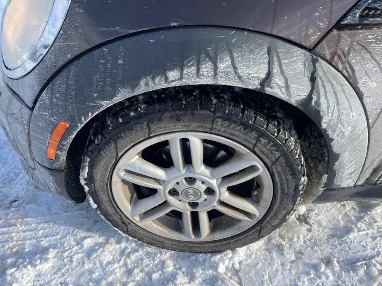 2011 MINI Cooper Clubman  Photo