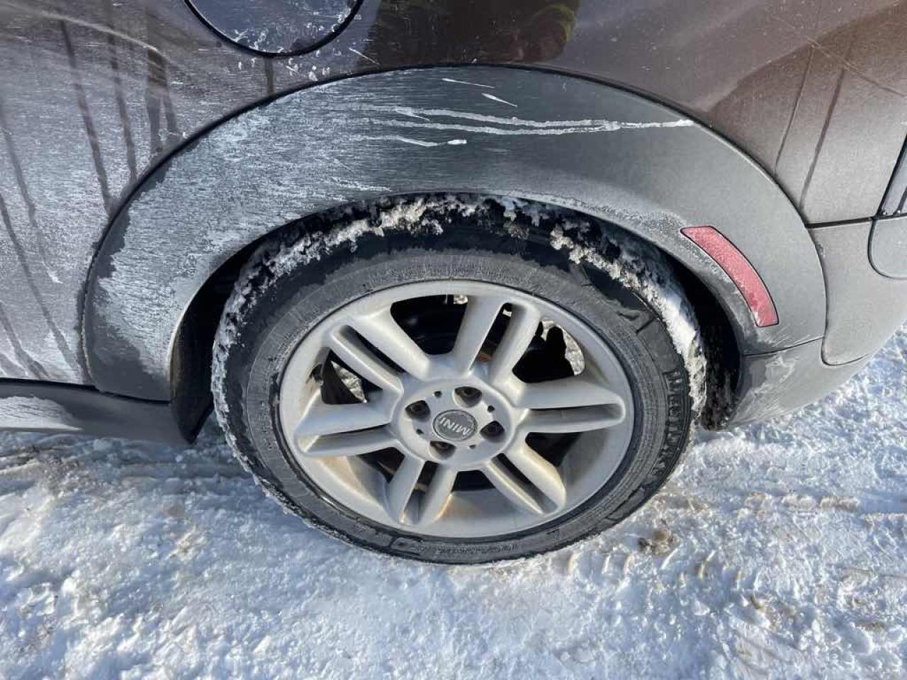 2011 MINI Cooper Clubman  Photo