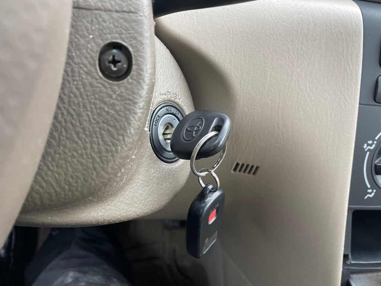 2006 Toyota Corolla CE Photo